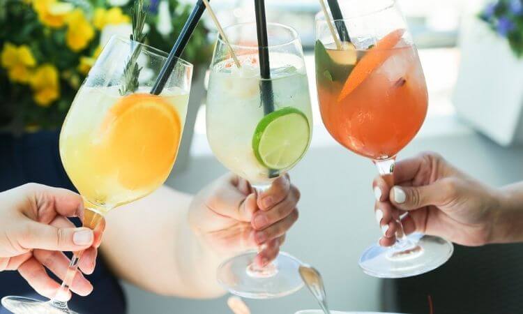 Fun summer activities - cocktail swap